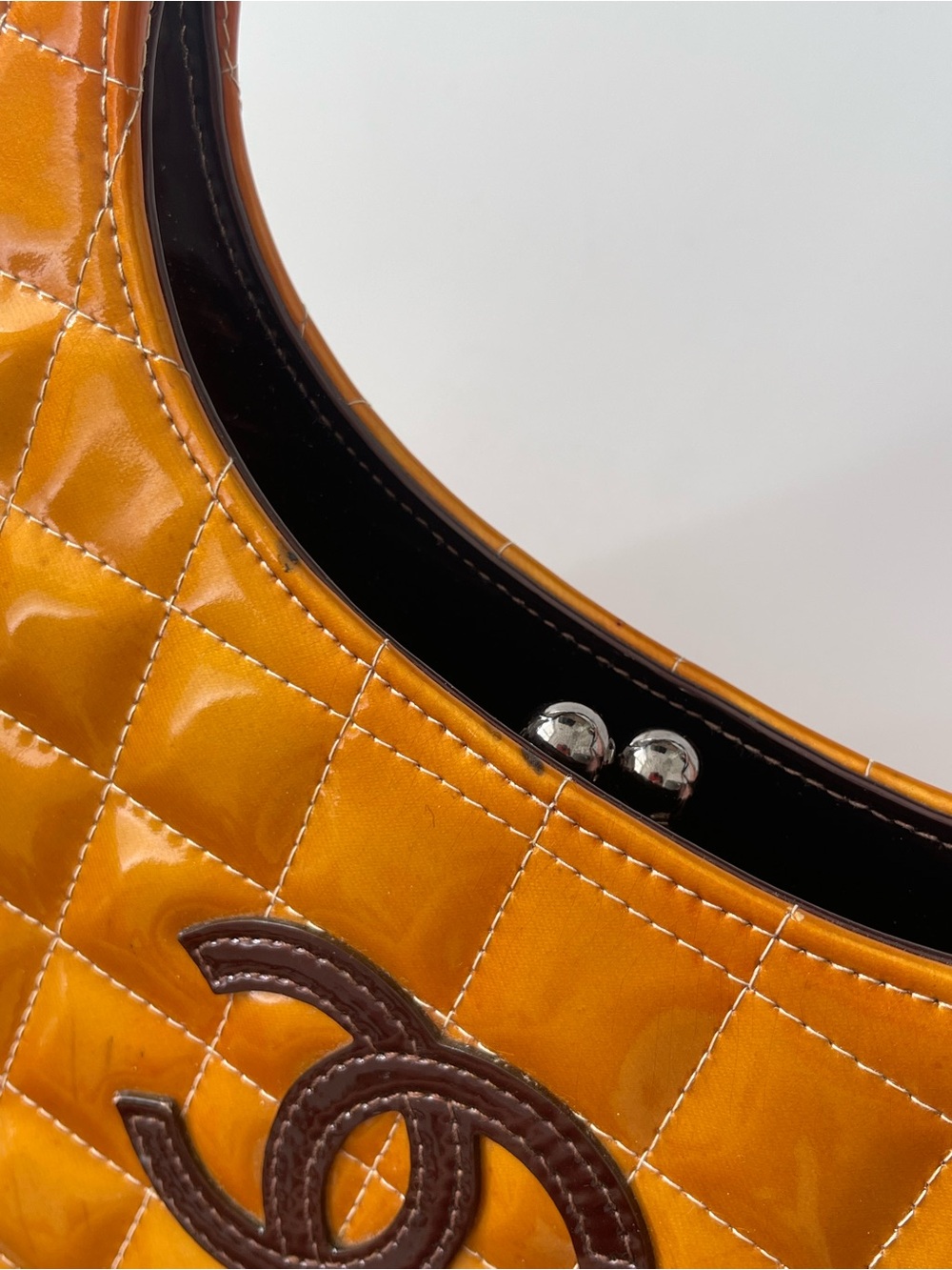 CHANEL Chocolate Bar Patent Shoulder Bag Honey Yellow - Picture 14 of 15